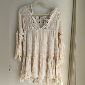 free people dress cream size XS NWT $30, 2 super small imperfections